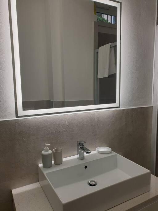 Dimora Di Privacy Fronte Parco E Ospedale Di Monza Apartment Lissone Exterior photo